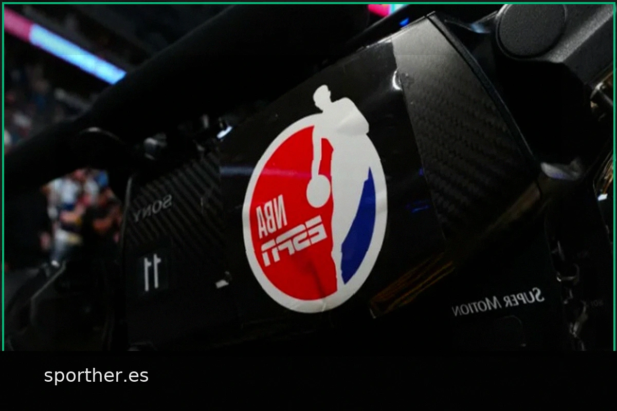 Reportero de ESPN defiende cobertura de los Clippers tras críticas generalizadas